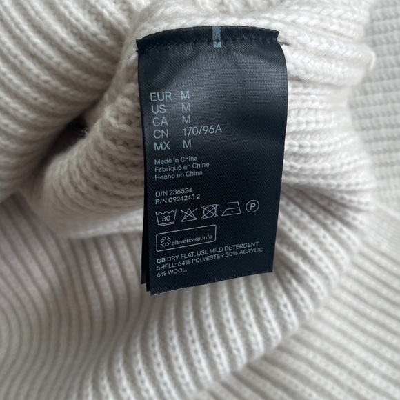 NWT H&M Loose Fit Light Taupe Knit Sweater Vest in Size M CLASSIC NEUTRAL - Picture 3 of 6